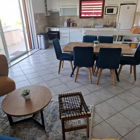 Apartment Sea Breeze