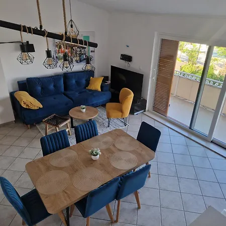 Sea Breeze Apartment